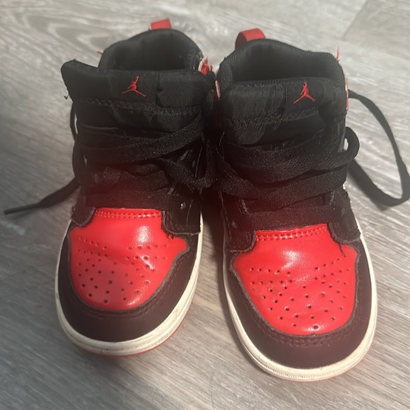 Jordan 1s - Picture 5 of 6